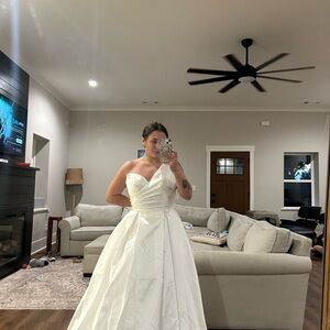 Elegant White Wedding Dress